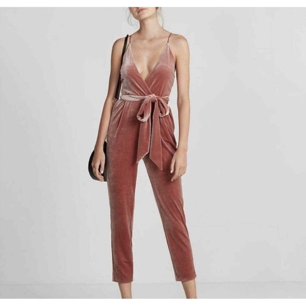 NWT Express Women’s 6 Pink Velvet Cross Back Cami Jumpsuit w/Pockets FLAW Belt